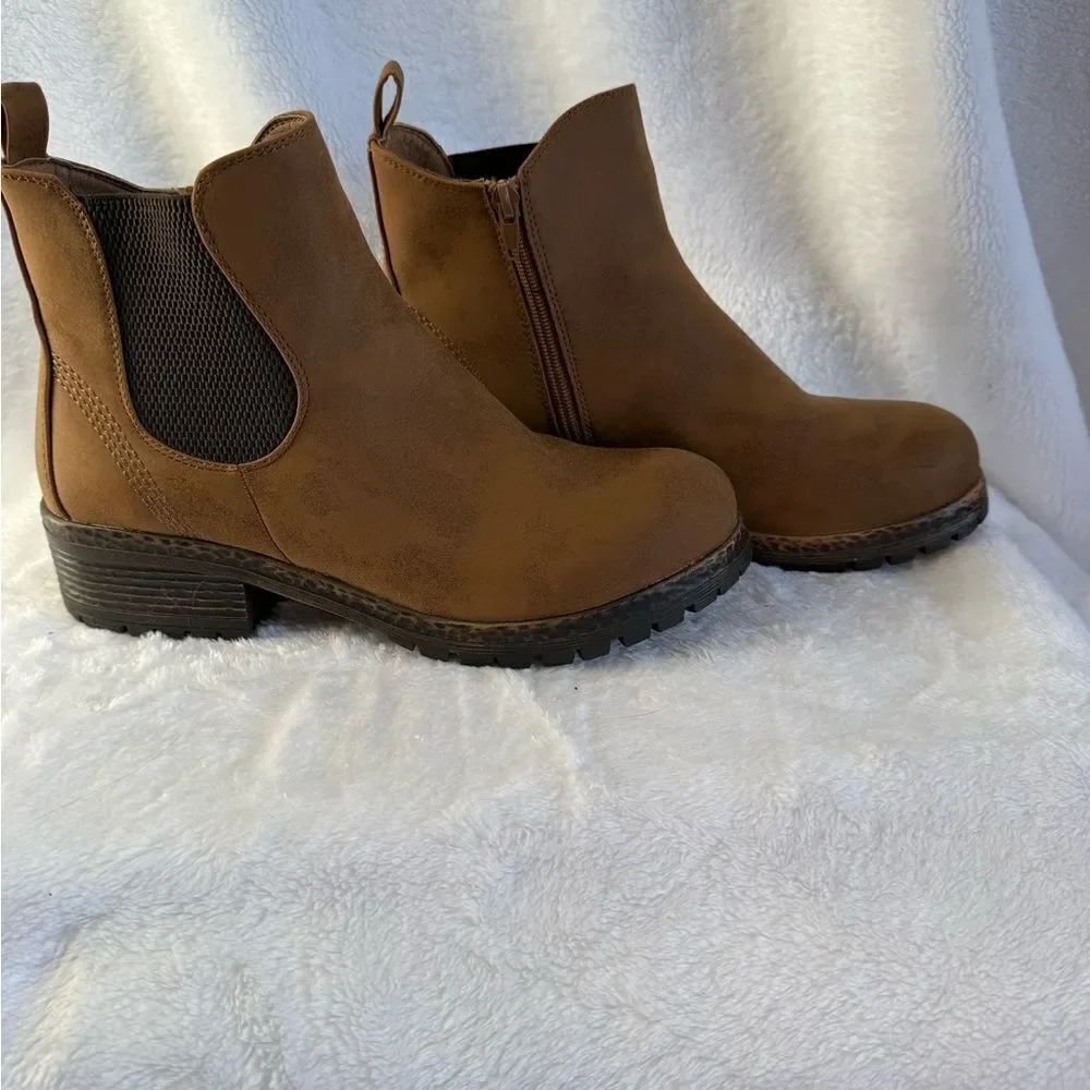 Brown Suede Ankle Boots with Elastic Panels
